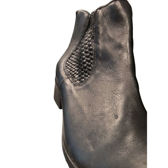 Journee Signature Women's Emerson Black Leather Booties Size 7 NWOT‎ - Picture 11 of 13